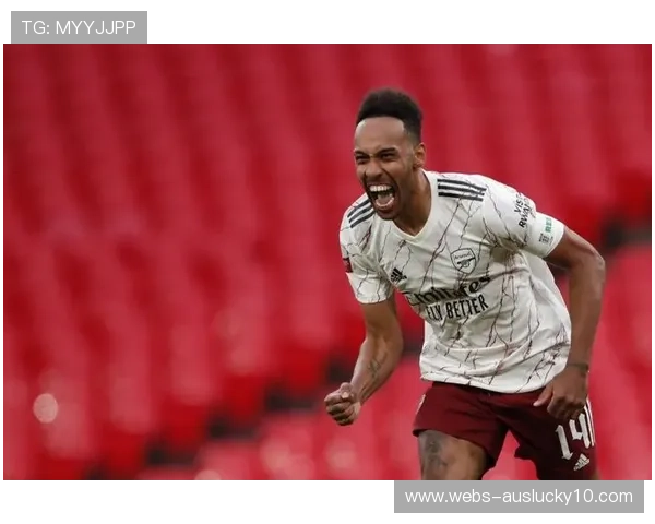 拉扬·福法纳补时双响：朗斯替补前锋展现高效终结能力